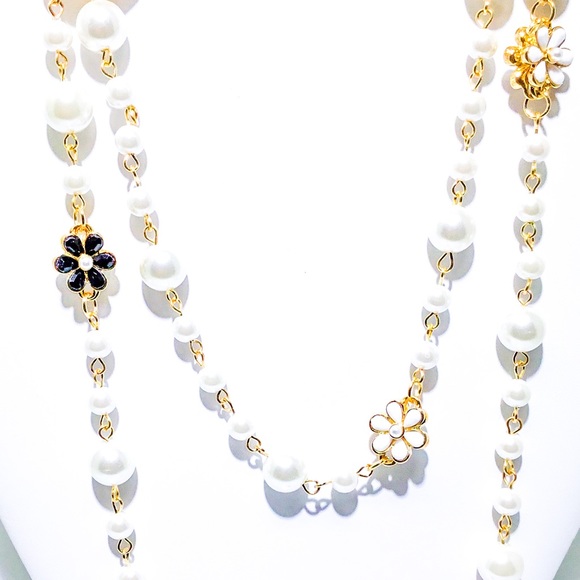 5 Series - LeRue Necklace - Picture 4 of 14